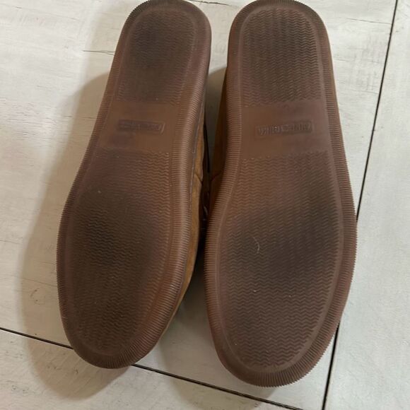 Minnetonka Men’s Hard Sole Moccasins - Picture 3 of 7